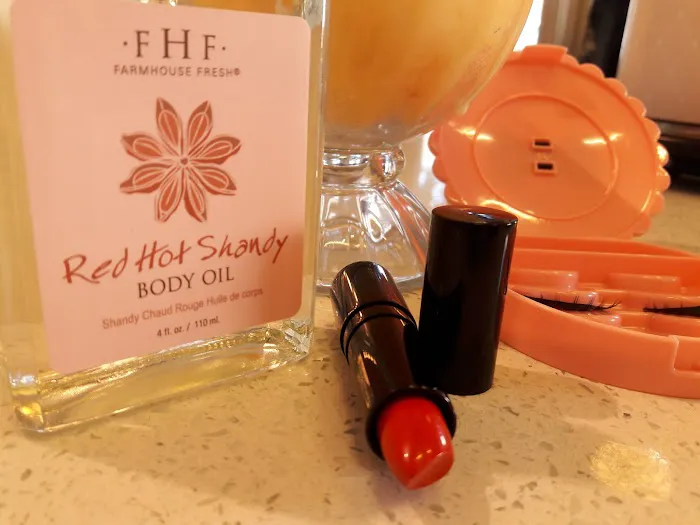 Itty Beauty Picture 8