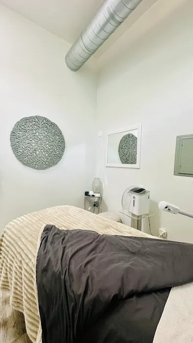 Elisha Marie Skin & Body Picture 1