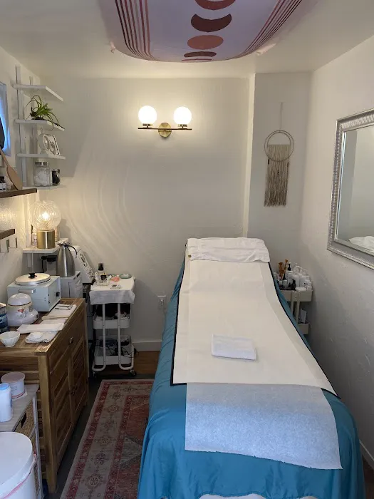 Luna Beauty Skincare & Waxing Studio Picture 1