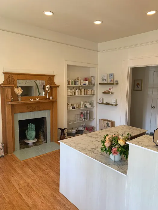 Luna Beauty Skincare & Waxing Studio Picture 5