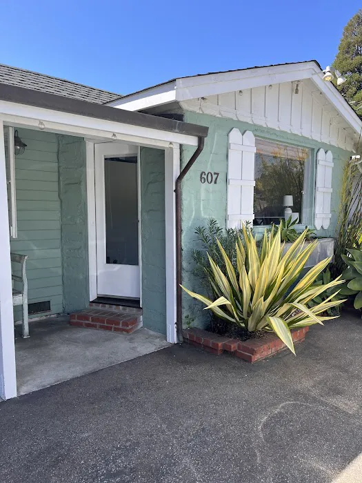 Jaclyn Etcheverry Holistic Skincare Picture 2