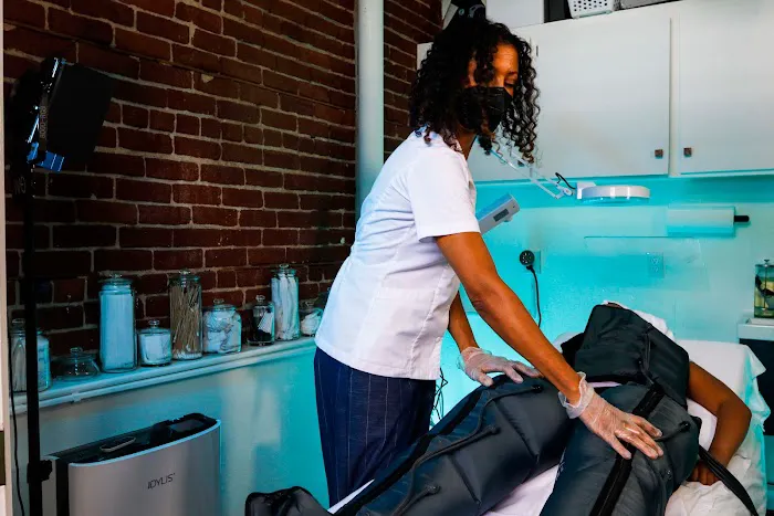 Skin Esthetics Picture 7