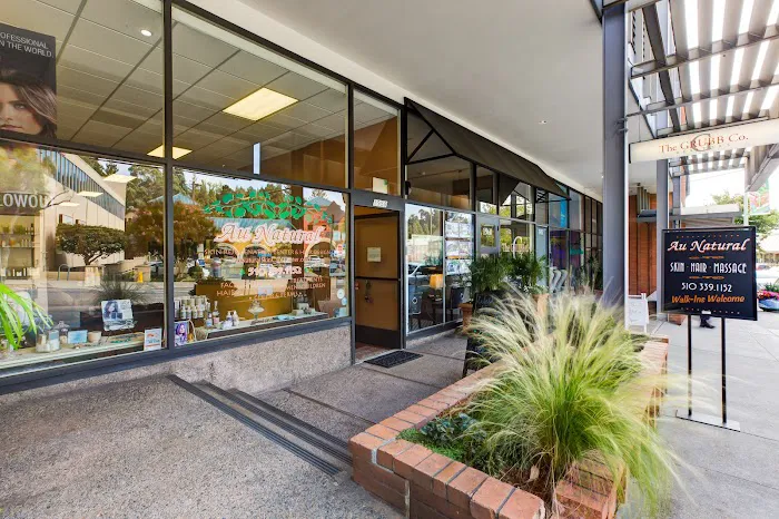 Au Natural skin Rejuvenating Center Picture 4