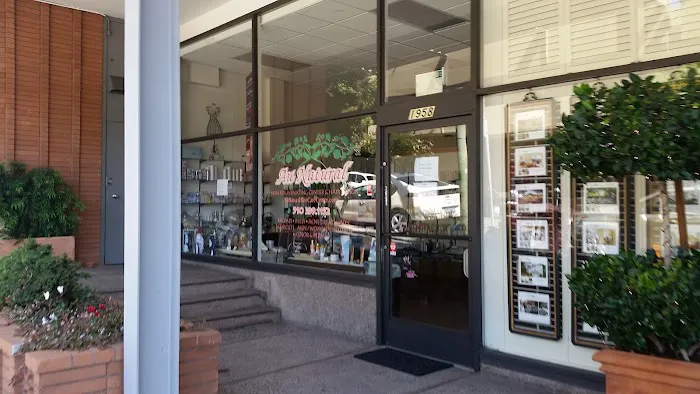 Au Natural skin Rejuvenating Center Picture 1