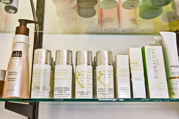 Au Natural skin Rejuvenating Center Picture 5