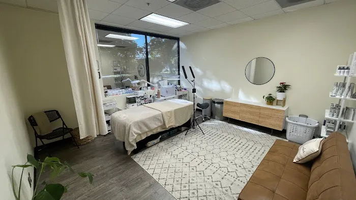 Lenox & Stone Skincare Picture 4