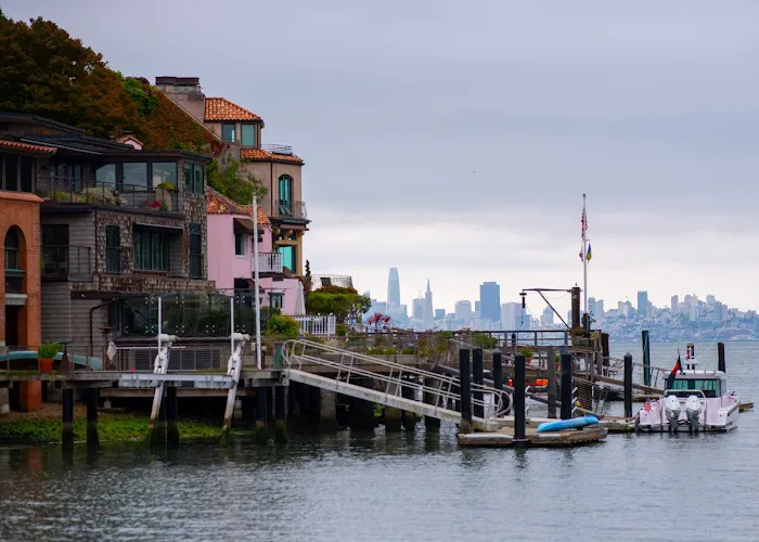 EVA CLAIBORNE beauty & wellness Picture 1