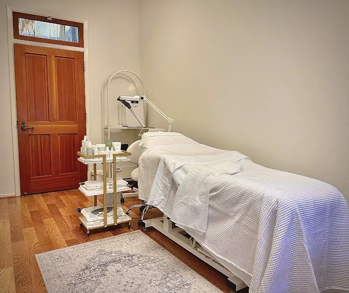 Roses Of The Valley Skincare Clinic And Spa Picture 3