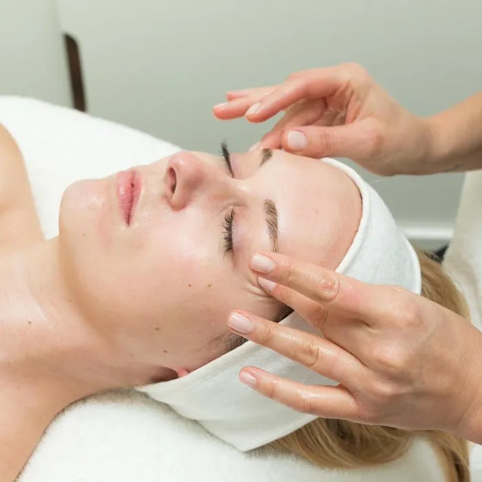 Glow Skin Marin Picture 2