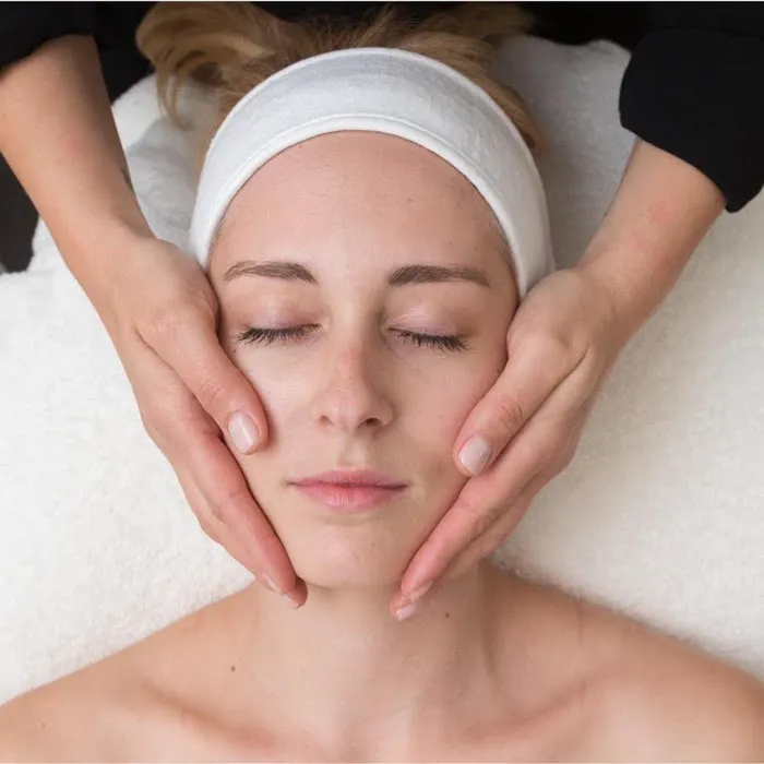 Glow Skin Marin Picture 4