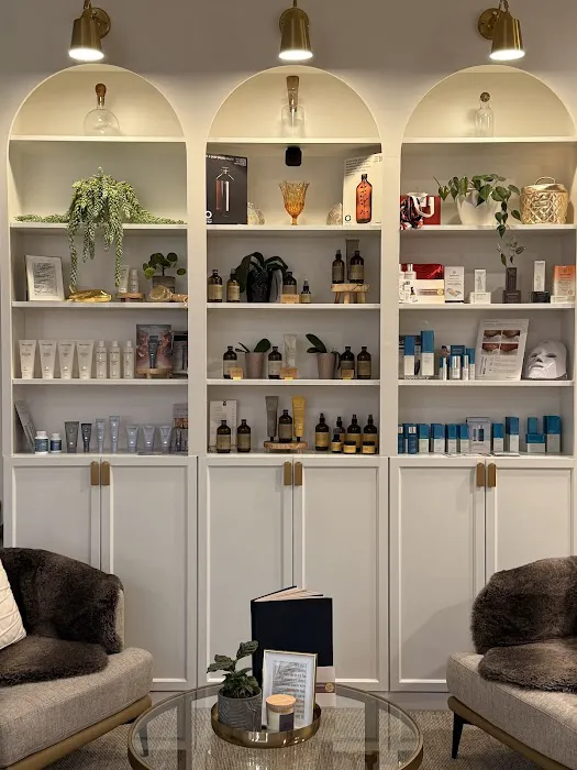 CariLeigh beauté collective Picture 3