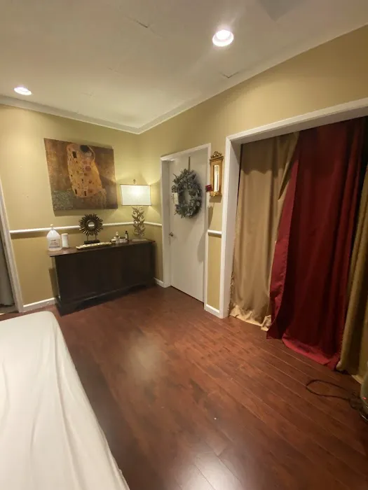 Bella Tu' Estetica Italiana ~ Skin Care Clinique, Head & Scalp Therapy Spa, Waxing Center Picture 8