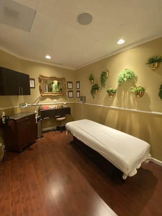 Bella Tu' Estetica Italiana ~ Skin Care Clinique, Head & Scalp Therapy Spa, Waxing Center Picture 10