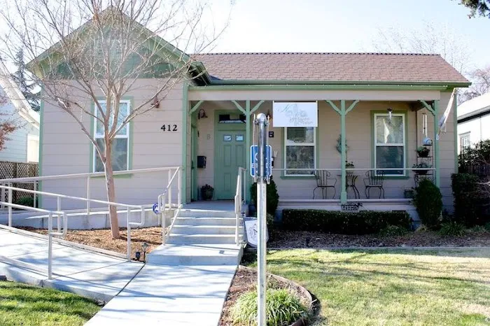 NouVeau Skin Studio Picture 2