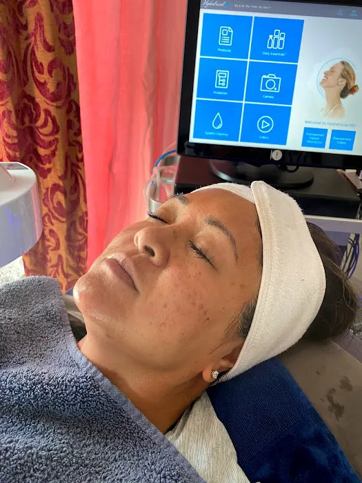 Indulge Vacaville face and body Picture 3