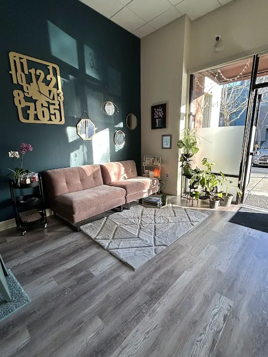 Luna Lash & Wax Picture 3