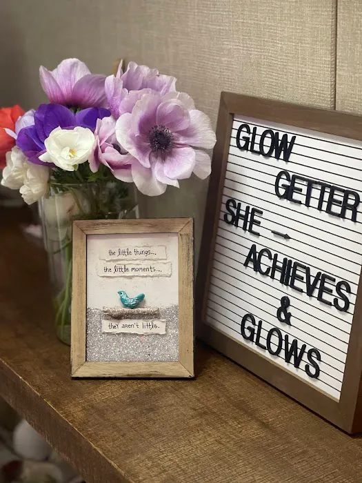 Radiant Skincare and Wellness Lounge Picture 5