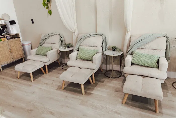 Radiant Skincare and Wellness Lounge Picture 9