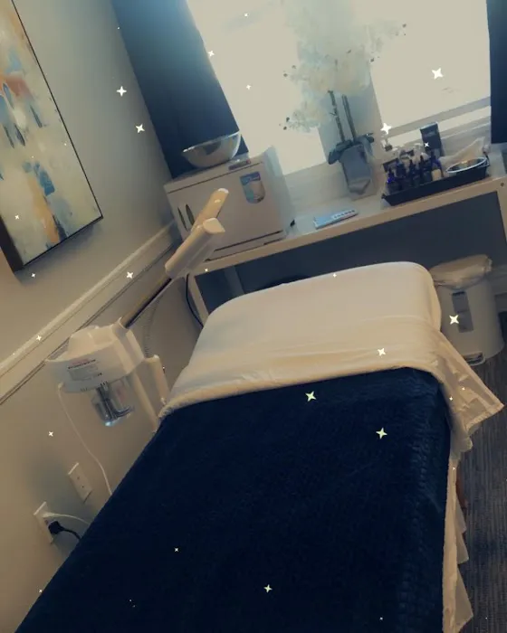 Alluring Looks Spa and Beauty Bar Picture 1