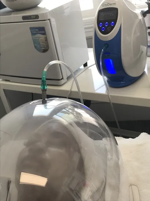 Alluring Looks Spa and Beauty Bar Picture 6