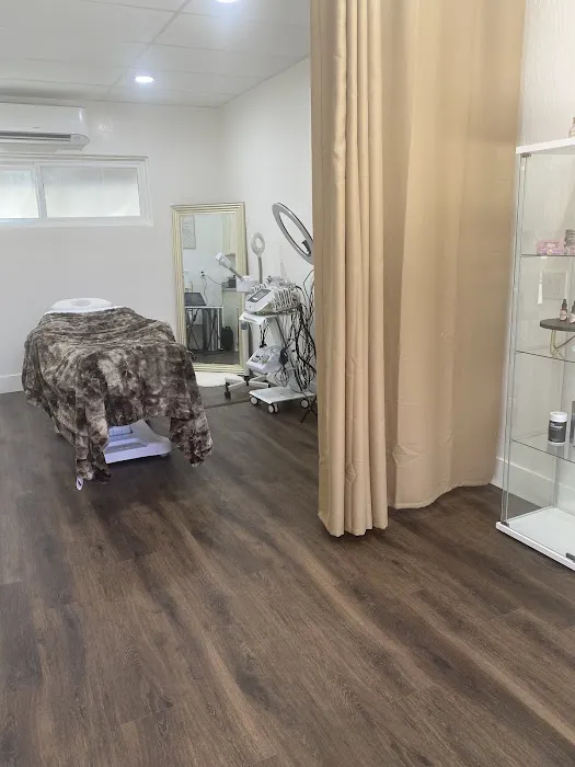 Reflections Skin & Body Lounge Picture 1