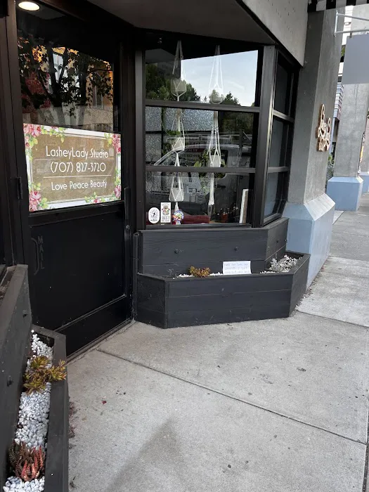 Ink Room and Aesthetics Picture 7