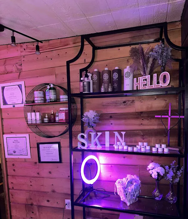 Glowing Esthetics Lounge Picture 2