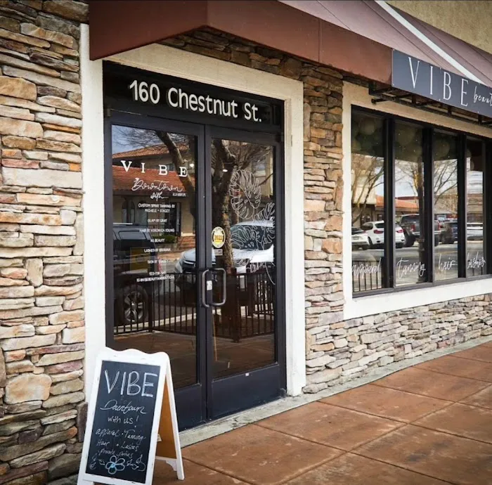 Glowing Esthetics Lounge Picture 3