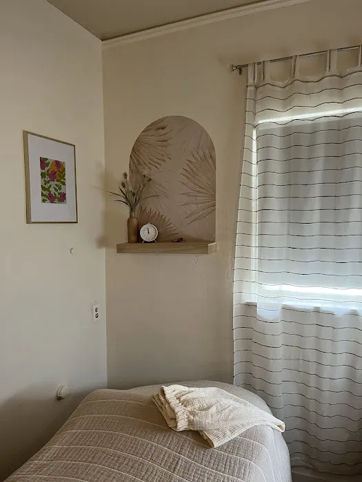 Skin with Karli Picture 1