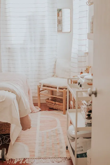 Skin with Karli Picture 2