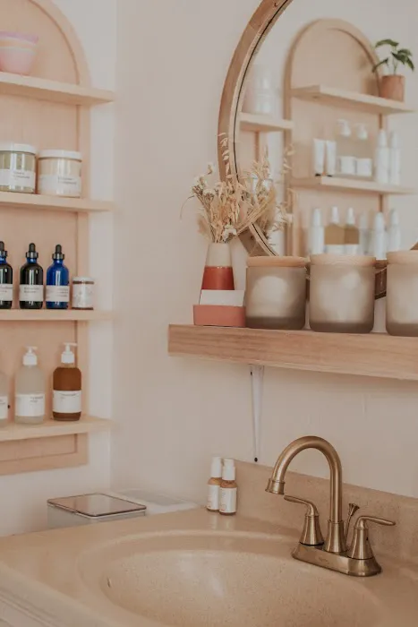 Skin with Karli Picture 4