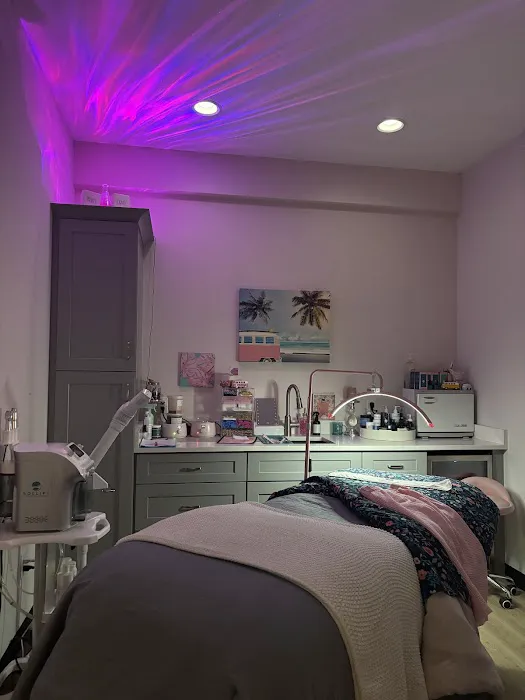 Skin Tell Agent By Marissa LLC Picture 1