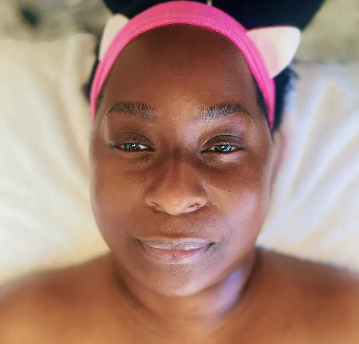 BLOSSOMQUEEN BEAUTY BAR & CO. LLC Picture 3