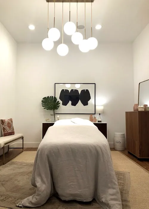 Calm Skincare Studio Picture 1