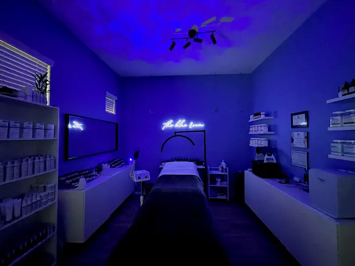 The Blue Room Face & Body Picture 6