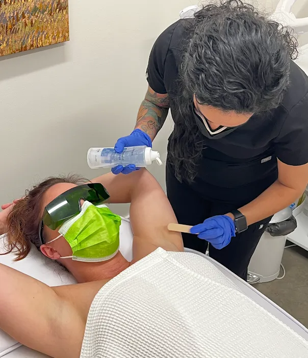 Aloe Skin + Body Picture 10