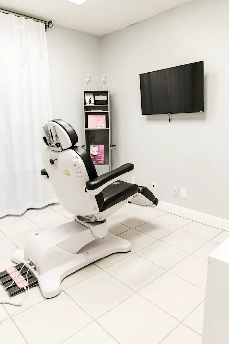 Med Physique Center For Aesthetics Picture 4