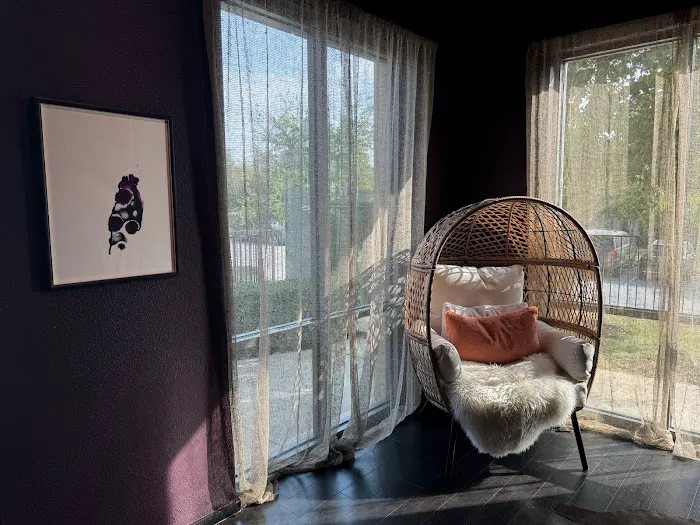 CHIEF SKIN OFFICER - LICENSED ESTHETICIAN Picture 2