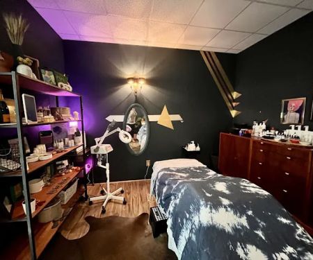 CHIEF SKIN OFFICER - LICENSED ESTHETICIAN