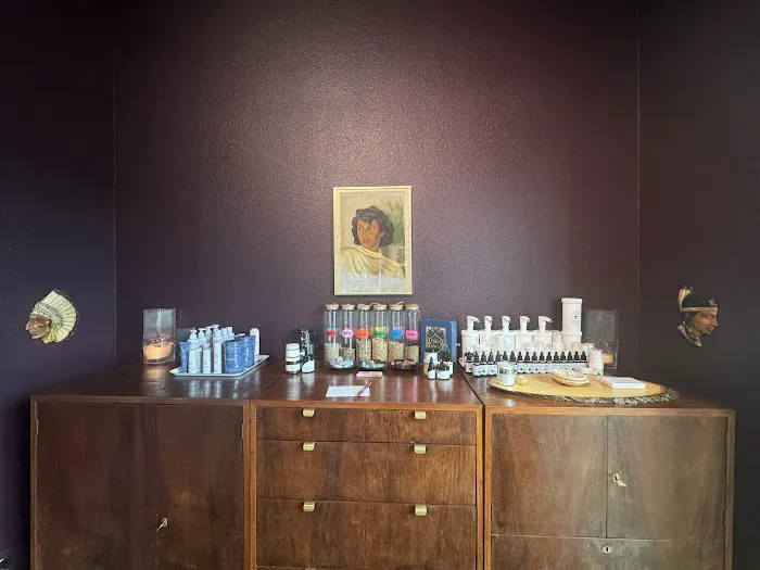 CHIEF SKIN OFFICER - LICENSED ESTHETICIAN Picture 10