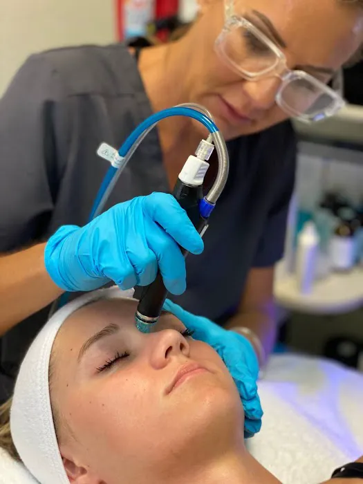 Devenir Aesthetics Picture 6