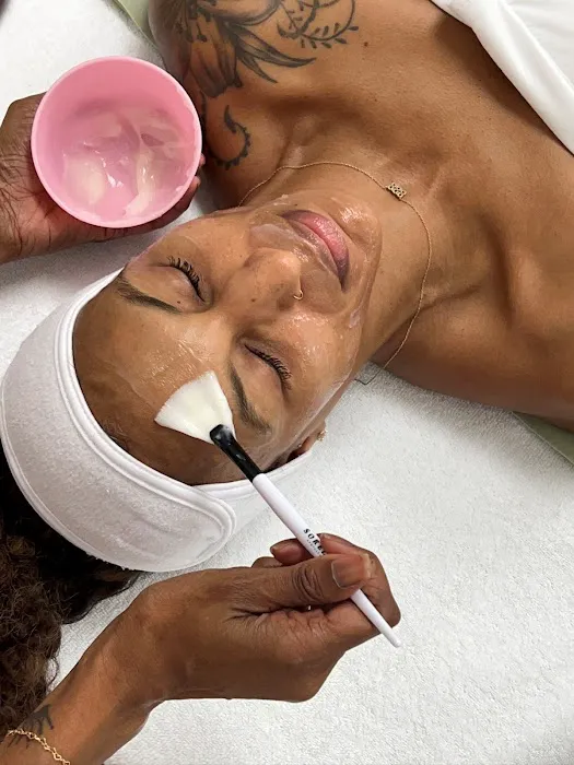 Pink Daisy Beauty Bar Picture 2