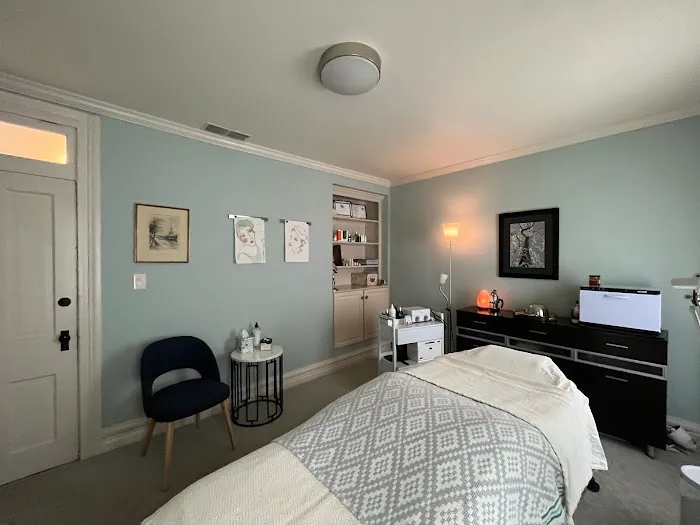 Amy Linville Esthetics Picture 5