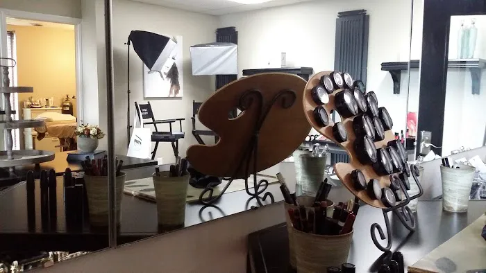 Adryan Aesthetics Skin care Specialists, Custom cosmetics & Facial Bar Picture 10