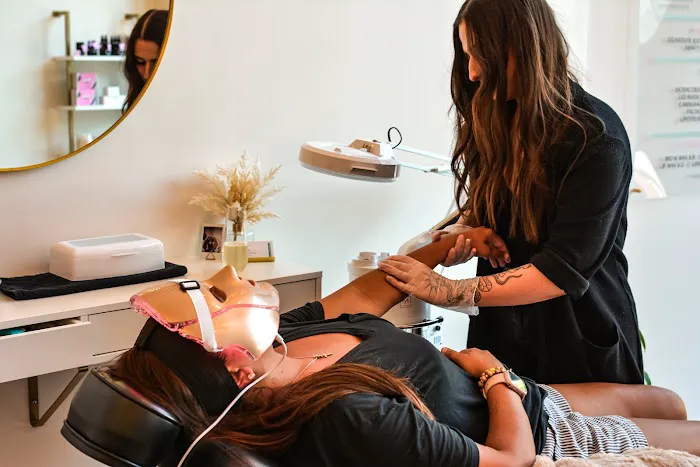 Oasis Face Bar Delaware Picture 5