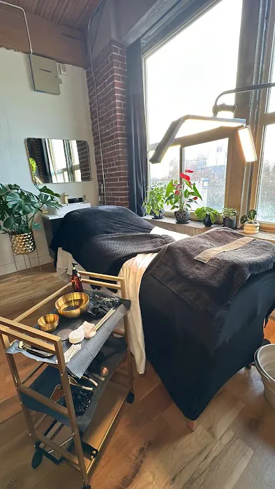 Aesthetics by Amina Picture 2