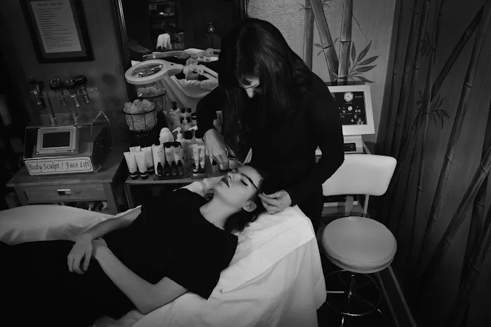 Lisa G Skincare Picture 7