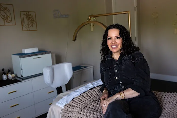 E Aesthetics and Acne Care Picture 5