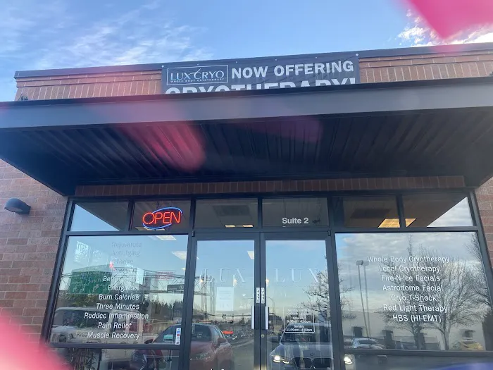 LUX WELLNESS & SKIN THERAPY - Salmon Creek, Vancouver Picture 5