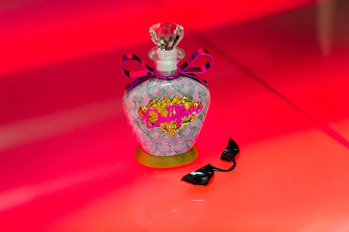 LUX WELLNESS & SKIN THERAPY - Salmon Creek, Vancouver Picture 8